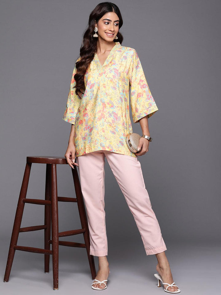 Yellow Printed Silk Blend Straight Kurti