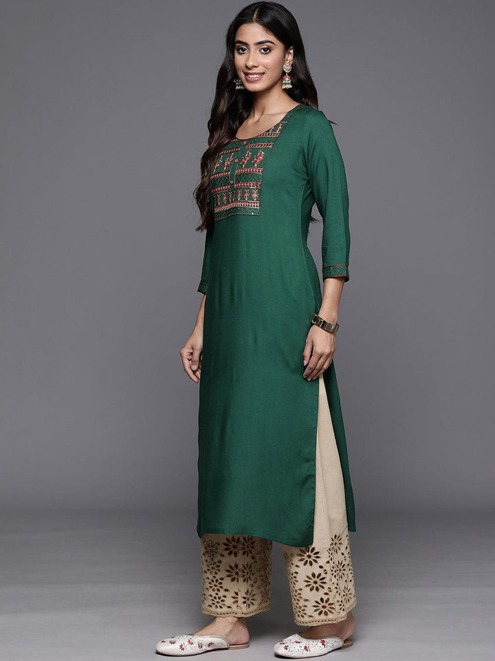 Green Yoke Design Rayon Straight Kurta