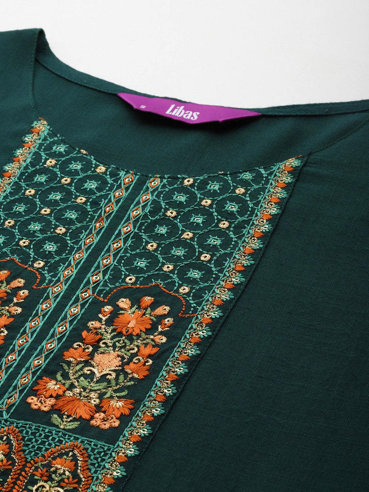 Green Yoke Design Rayon Straight Kurta