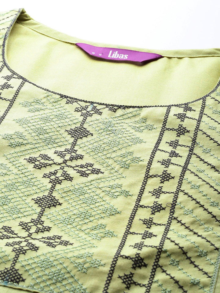 Green Yoke Design Cotton Straight Kurta