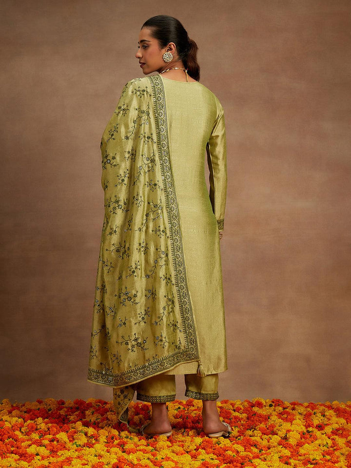 Green Embroidered Silk Blend Straight Suit With Dupatta