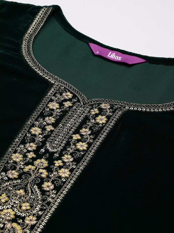 Green Yoke Design Velvet Straight Suit With Dupatta