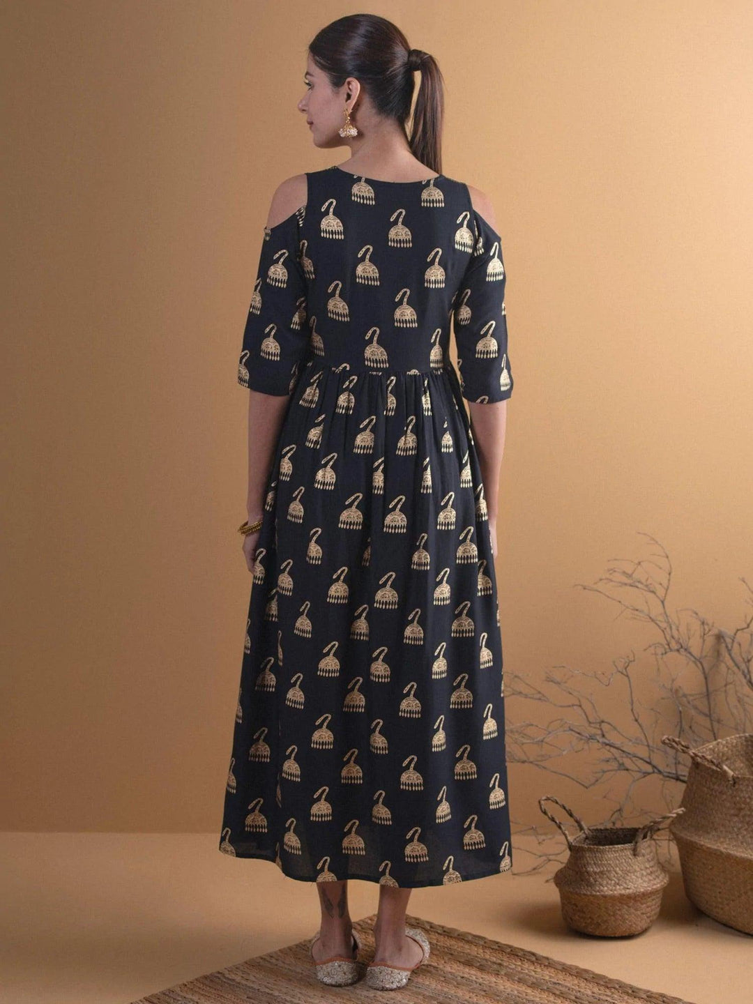 Black Solid Rayon Dress - ShopLibas