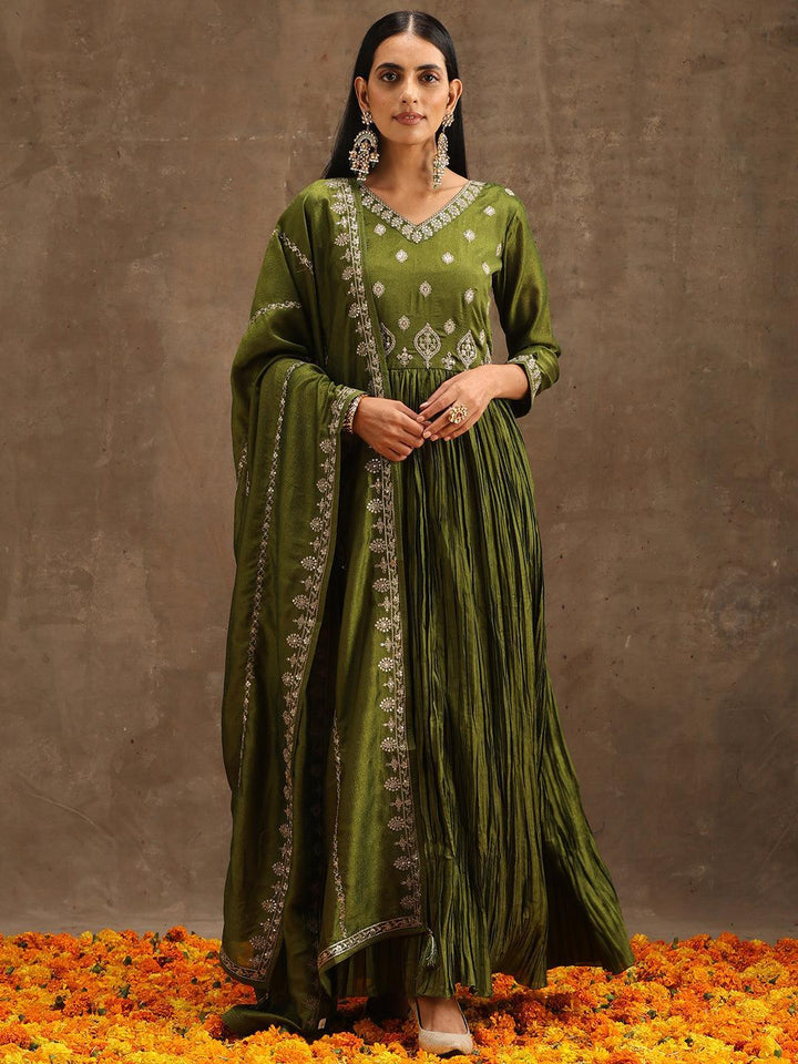 Green Embroidered Silk Blend Anarkali Suit Set With Trousers