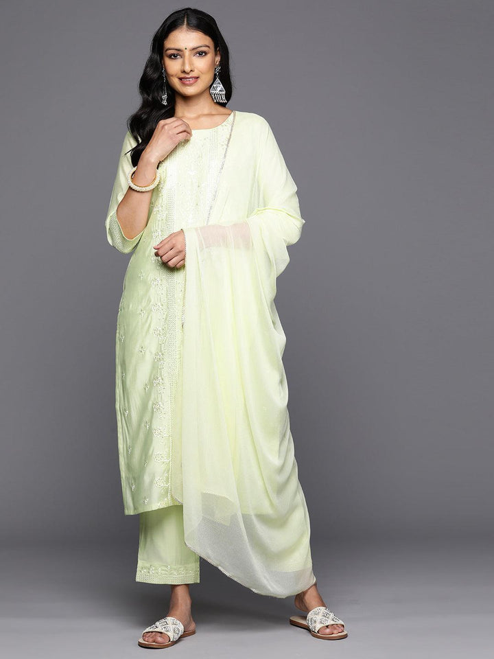 Green Embroidered Silk Blend Straight Kurta With Trousers & Dupatta