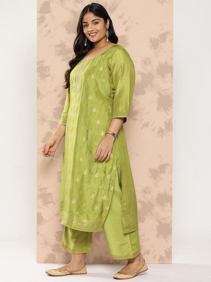 Green Embroidered Silk Blend Straight Kurta With Trousers and Dupatta