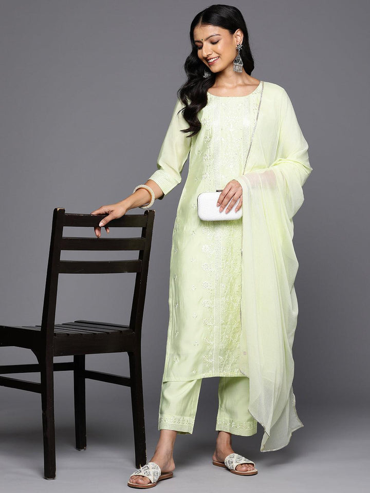 Green Embroidered Silk Blend Straight Kurta With Trousers & Dupatta