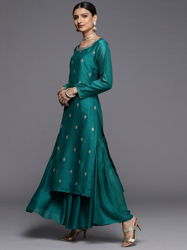 Green Embroidered Silk Straight Kurta
