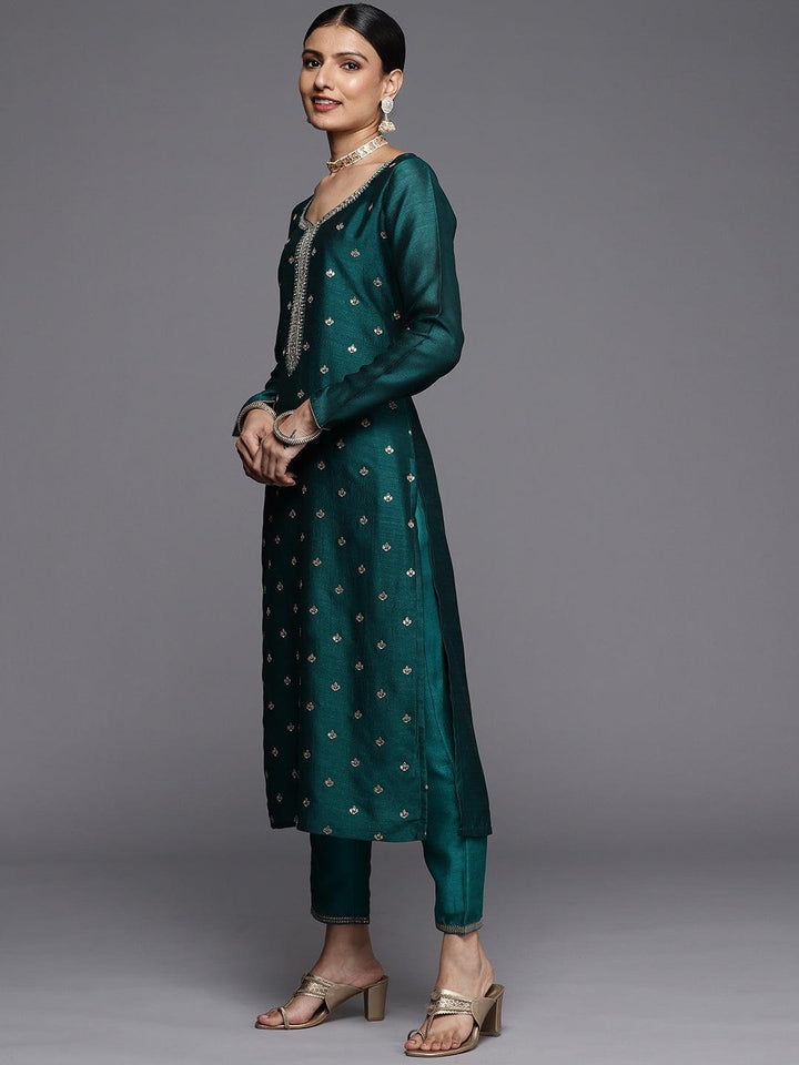 Green Embroidered Silk Straight Kurta