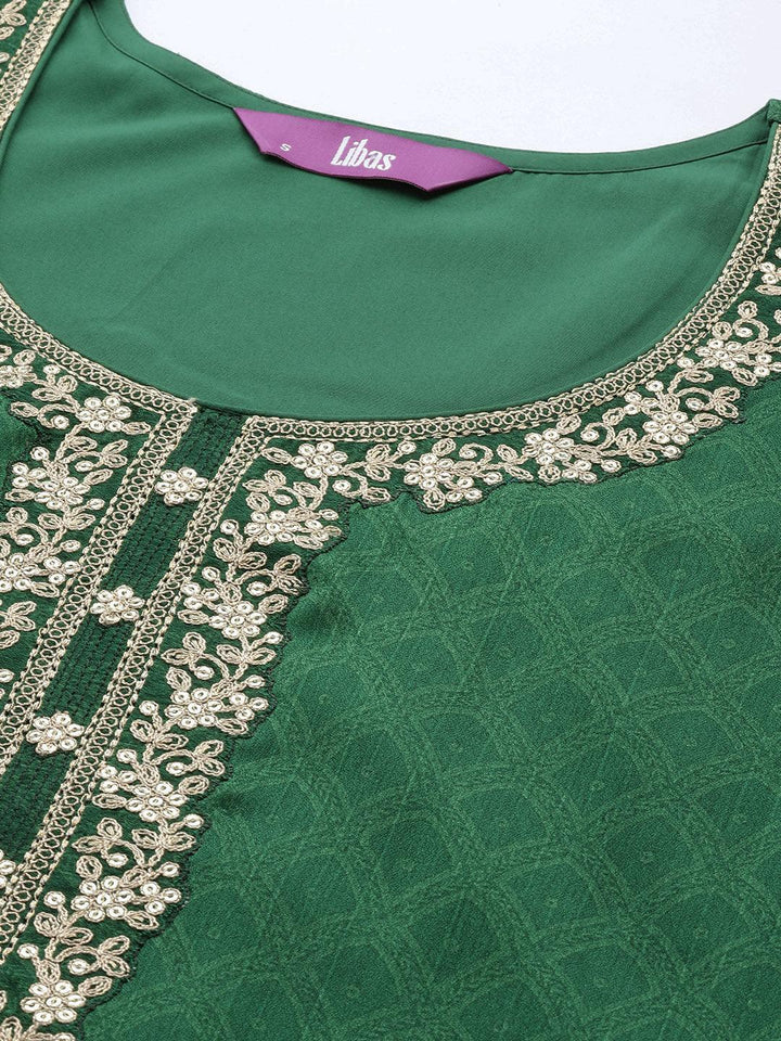 Green Printed Chiffon Straight Suit Set With Trousers