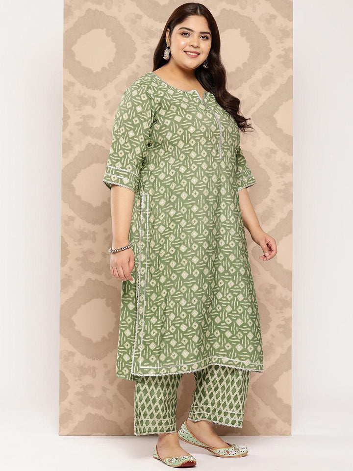 Green Printed Silk Blend Straight Kurta With Trousers and Dupatta