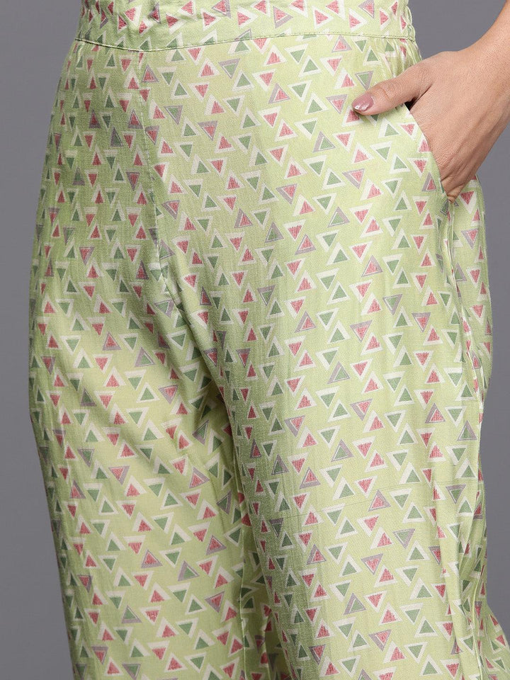 Green Printed Silk Blend Straight Kurta Set With Trousers
