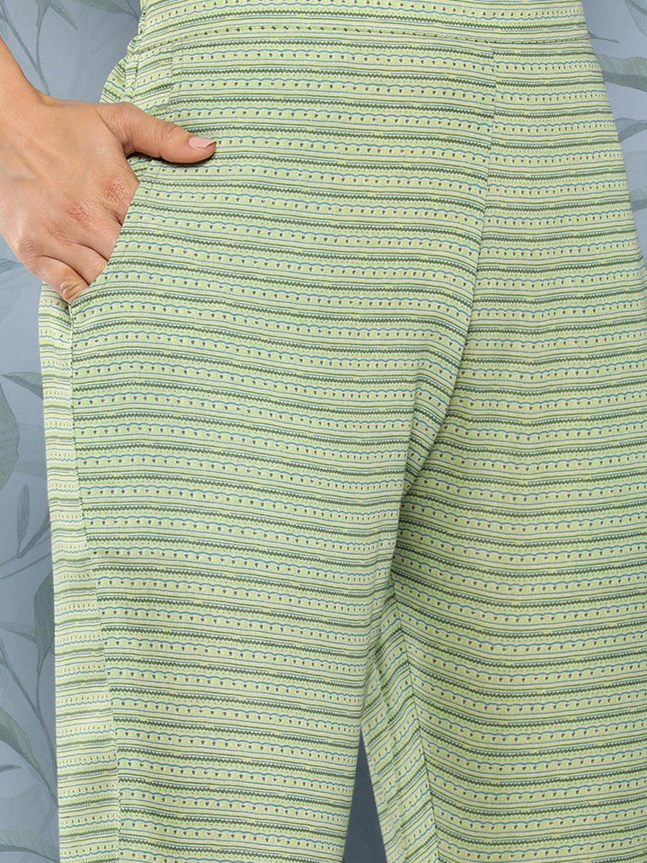 Green Printed Silk Blend Straight Kurta With Trousers