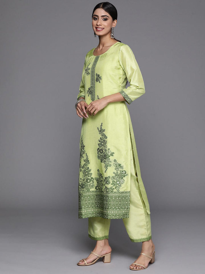 Green Woven Design Silk Blend Straight Kurta With Trousers & Dupatta