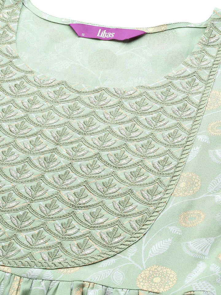 Green Yoke Design Rayon A-Line Suit Set With Trousers