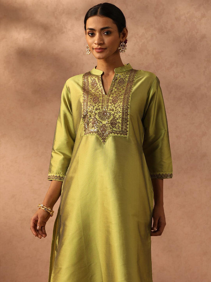 Green Yoke Design Silk Straight Kurta