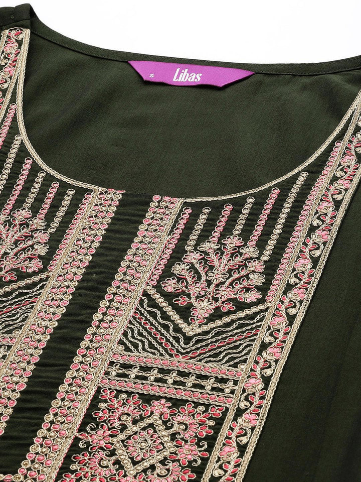 Green Yoke Design Silk Design Suit Set With Trousers