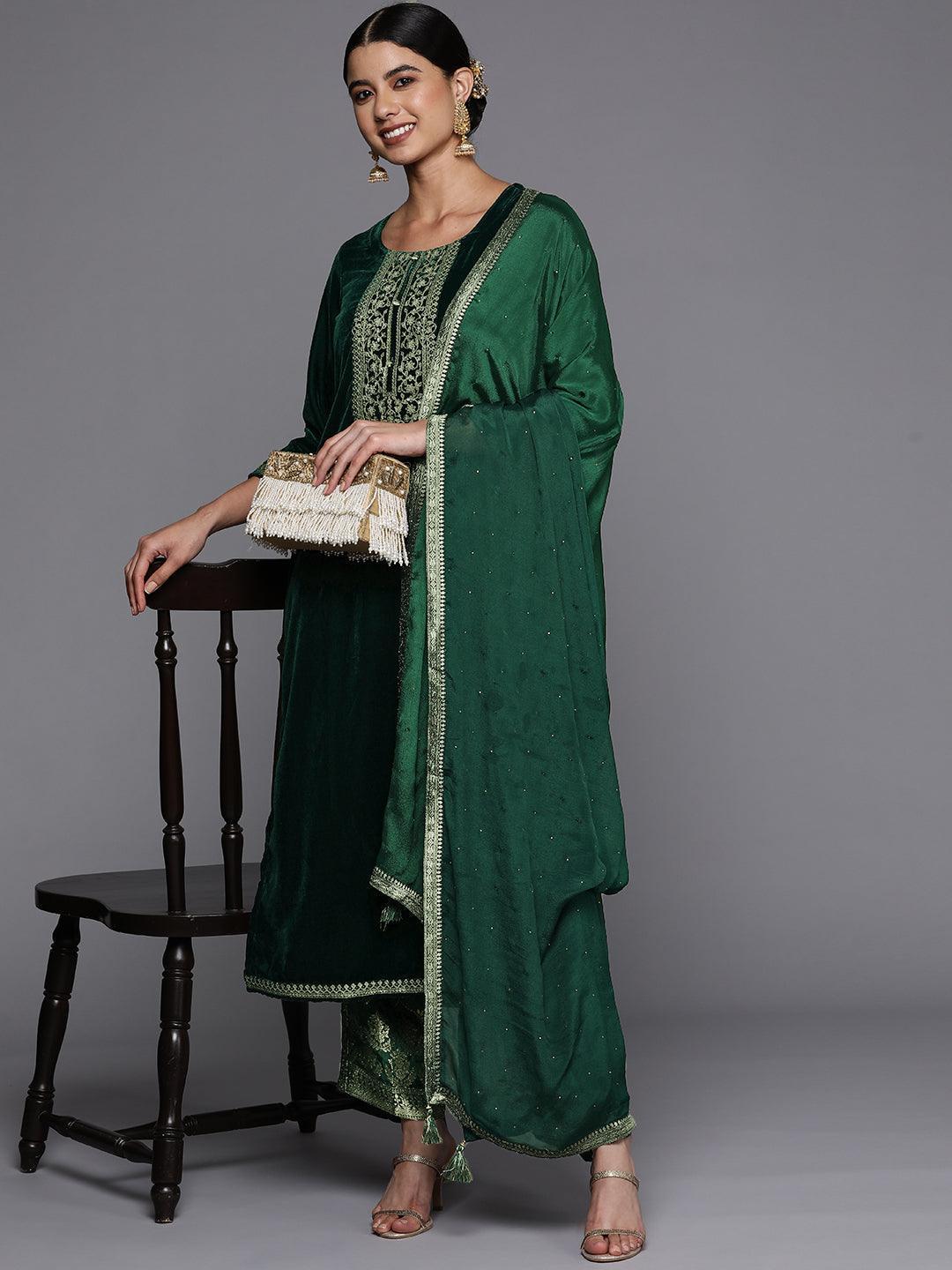Green Yoke Design Velvet Straight Suit Set - ShopLibas