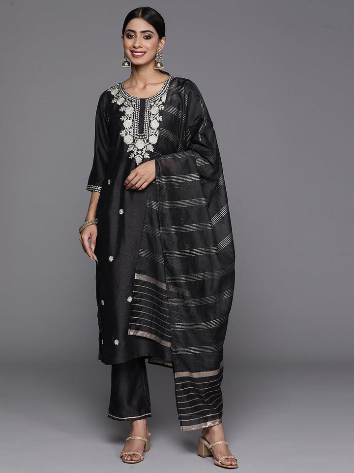 Grey Embroidered Silk Blend Straight Kurta With Trousers & Dupatta