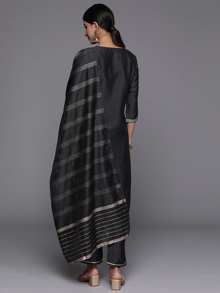 Grey Embroidered Silk Blend Straight Kurta With Trousers & Dupatta