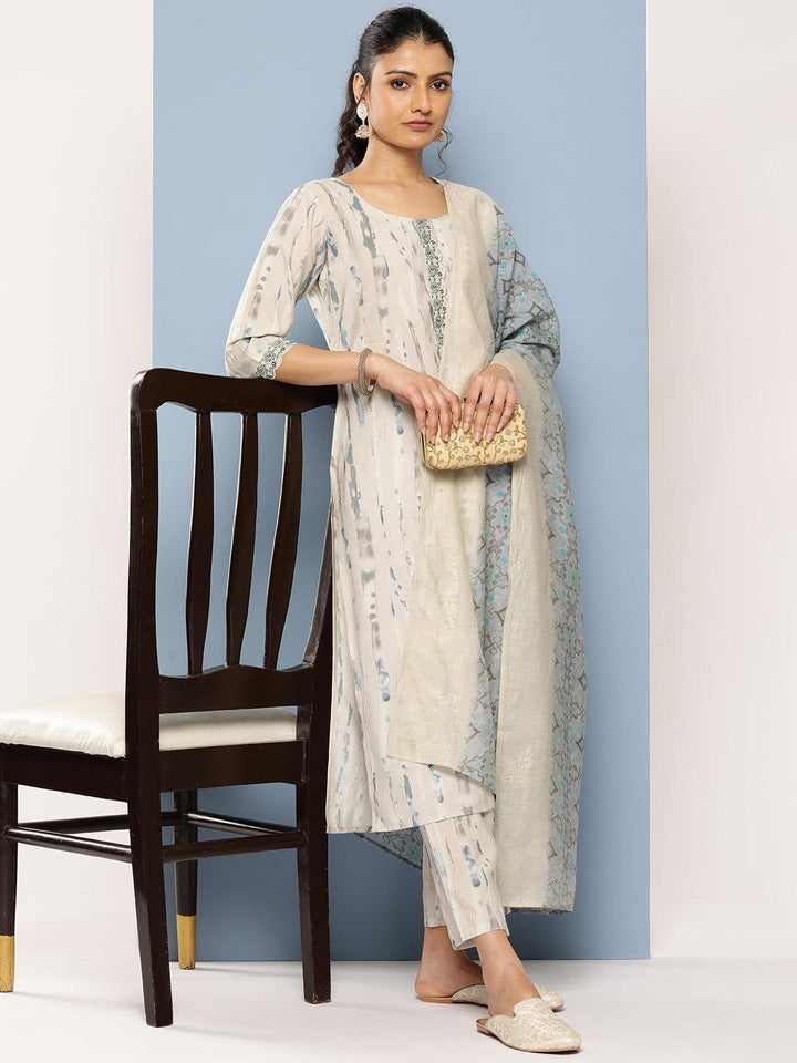 Grey Printed Silk Blend Straight Kurta With Trousers & Dupatta