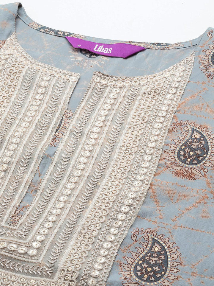 Grey Printed Silk Blend Straight Kurta With Trousers & Dupatta