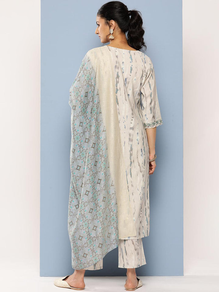 Grey Printed Silk Blend Straight Kurta With Trousers & Dupatta