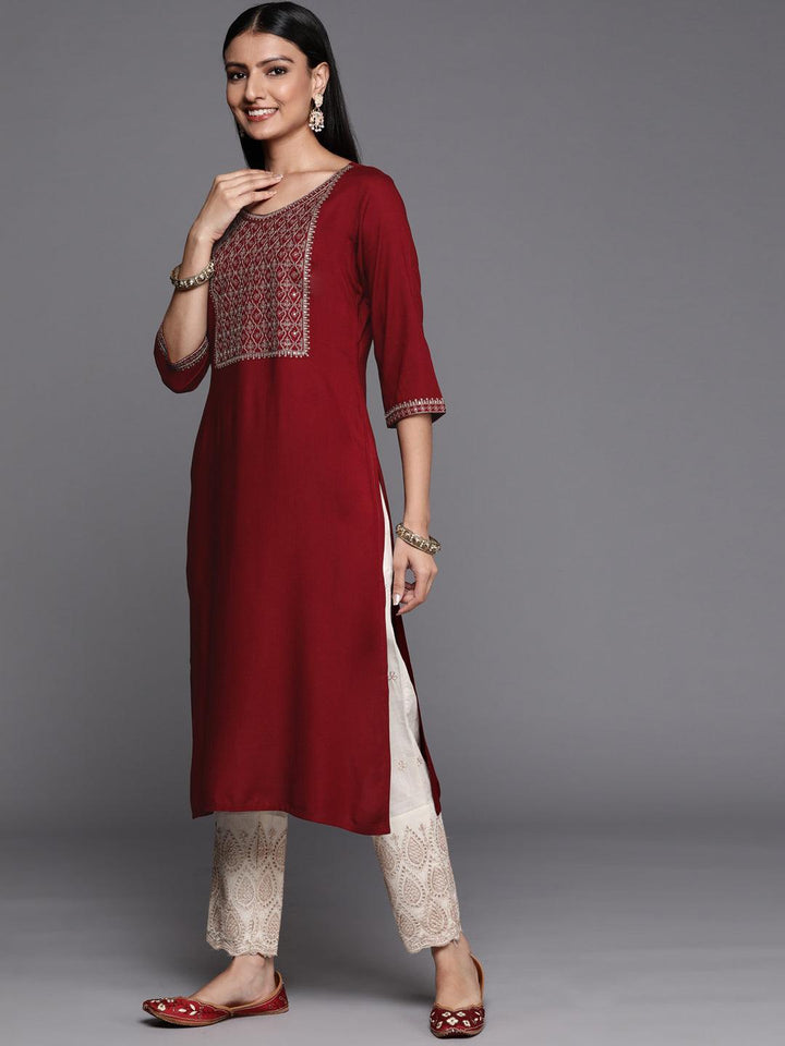 Maroon Yoke Design Rayon Straight Kurta