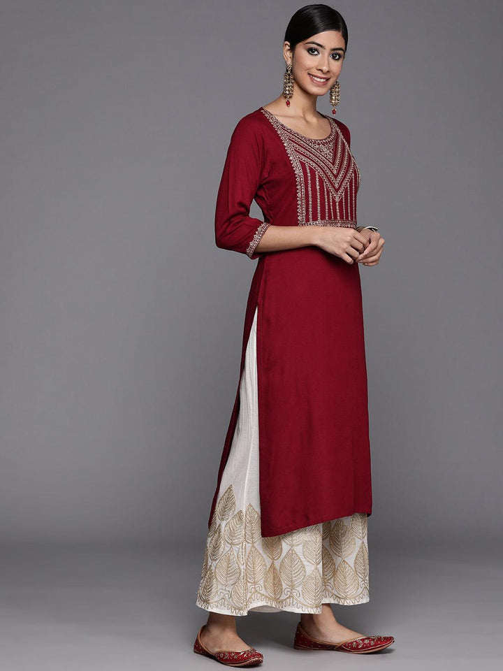 Maroon Yoke Design Rayon Straight Kurta
