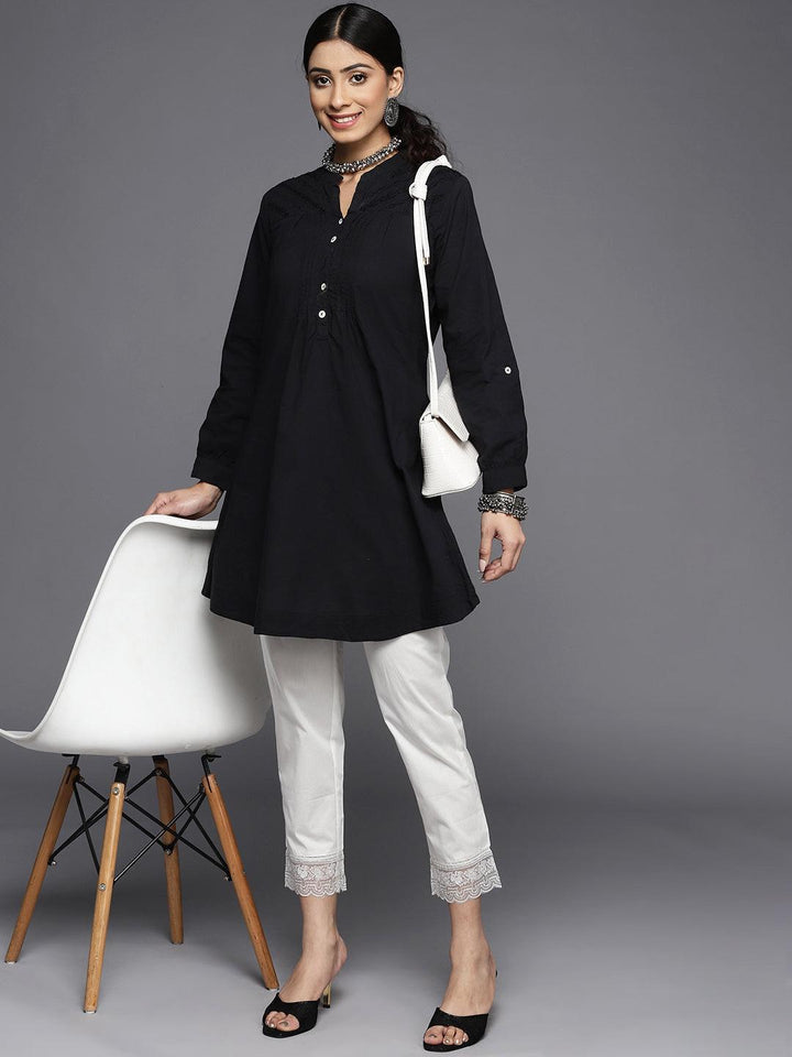 Off White Solid Cotton Trousers