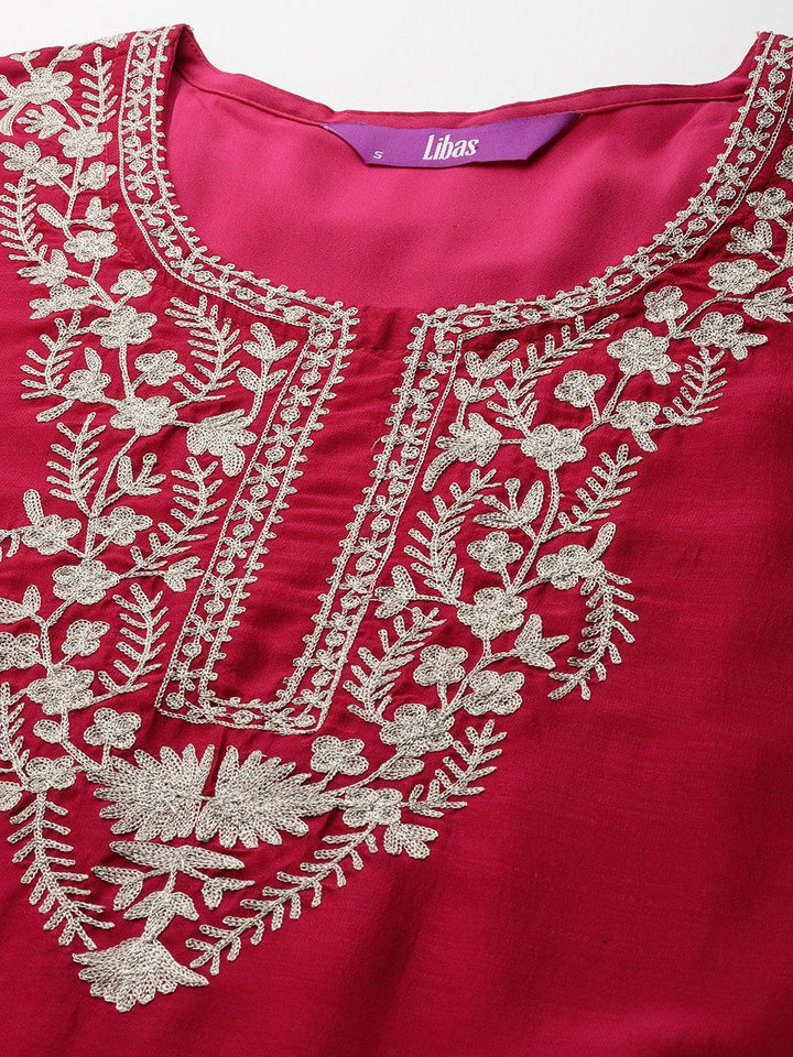 Pink Embroidered Silk Blend Straight Kurta With Trousers & Dupatta