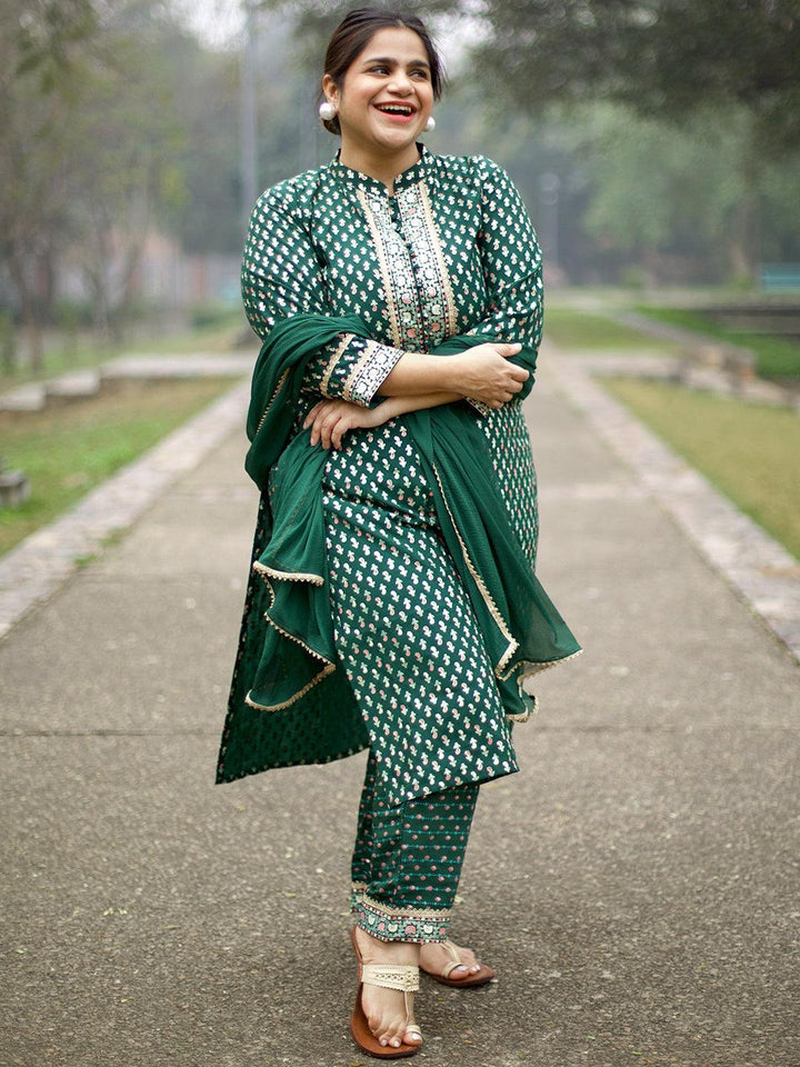 Plus Size Green Printed Silk Blend Straight Suit Set