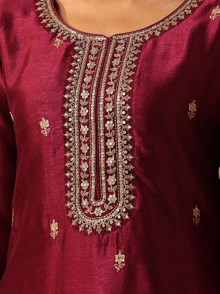 Purple Embellished Silk Straight Kurta