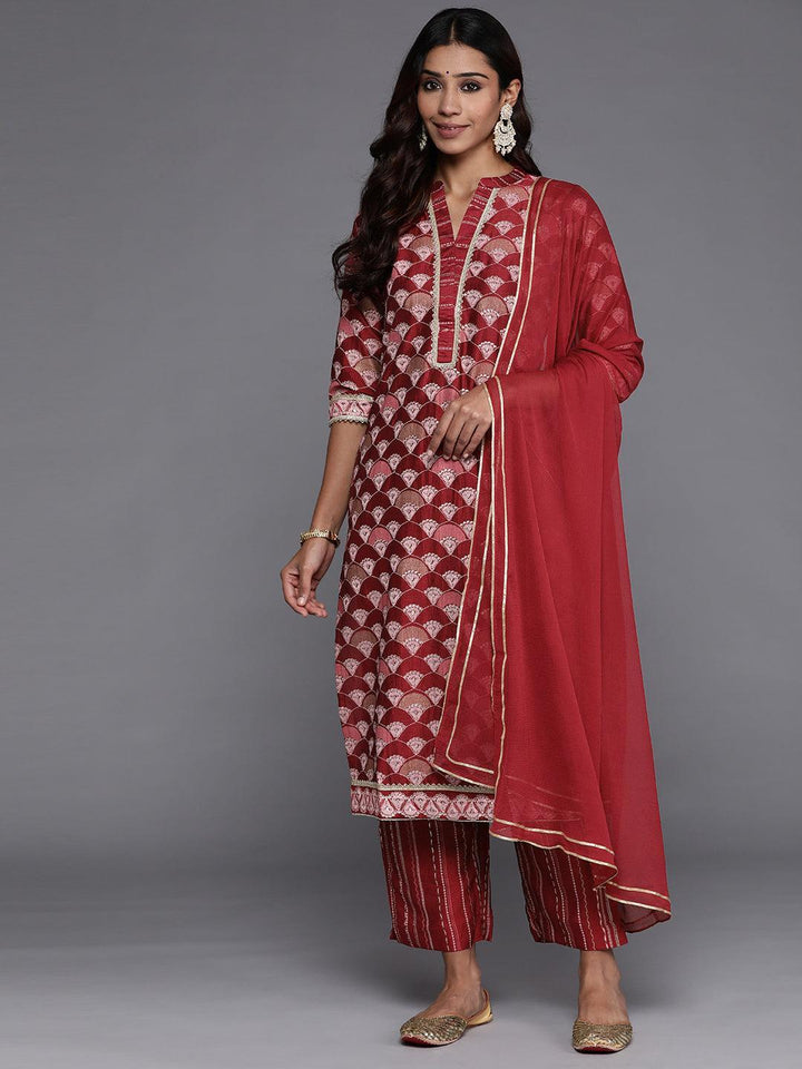 Red Printed Silk Blend Straight Kurta With Dupatta