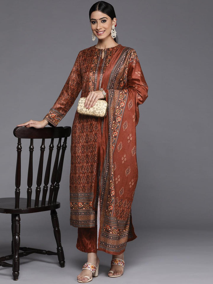 Red Printed Velvet Straight Kurta With Dupatta