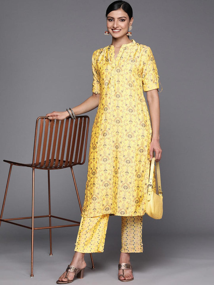 Yellow Printed Silk Blend Straight Kurta Set With Trousers