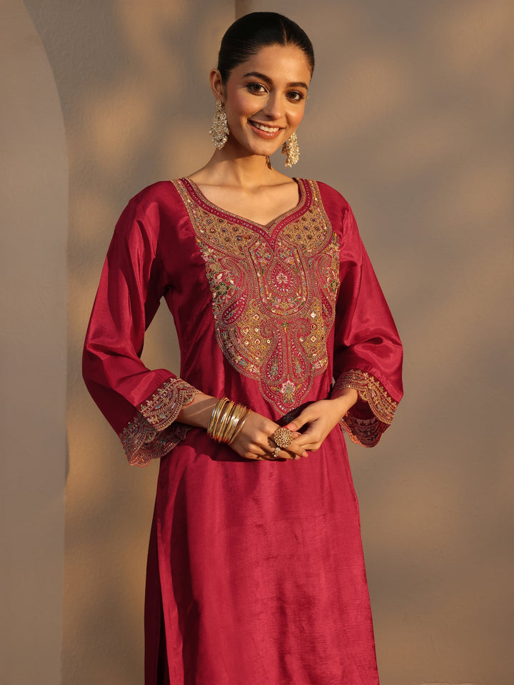 Red Ethnic Embroidered Silk Blend Straight Suits Set With Dupatta