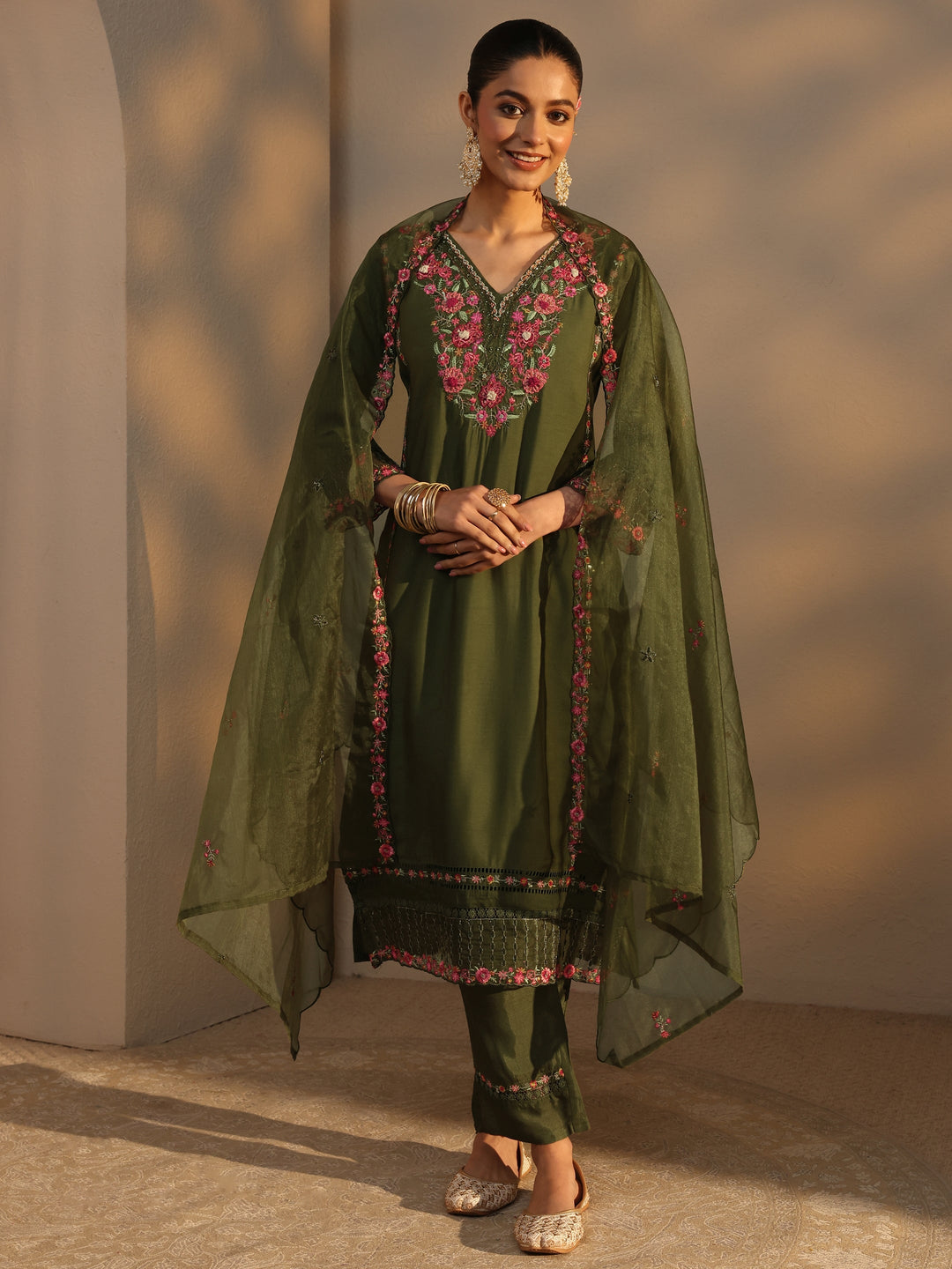 Green Ethnic Embroidered Silk Blend Straight Suits Set With Dupatta