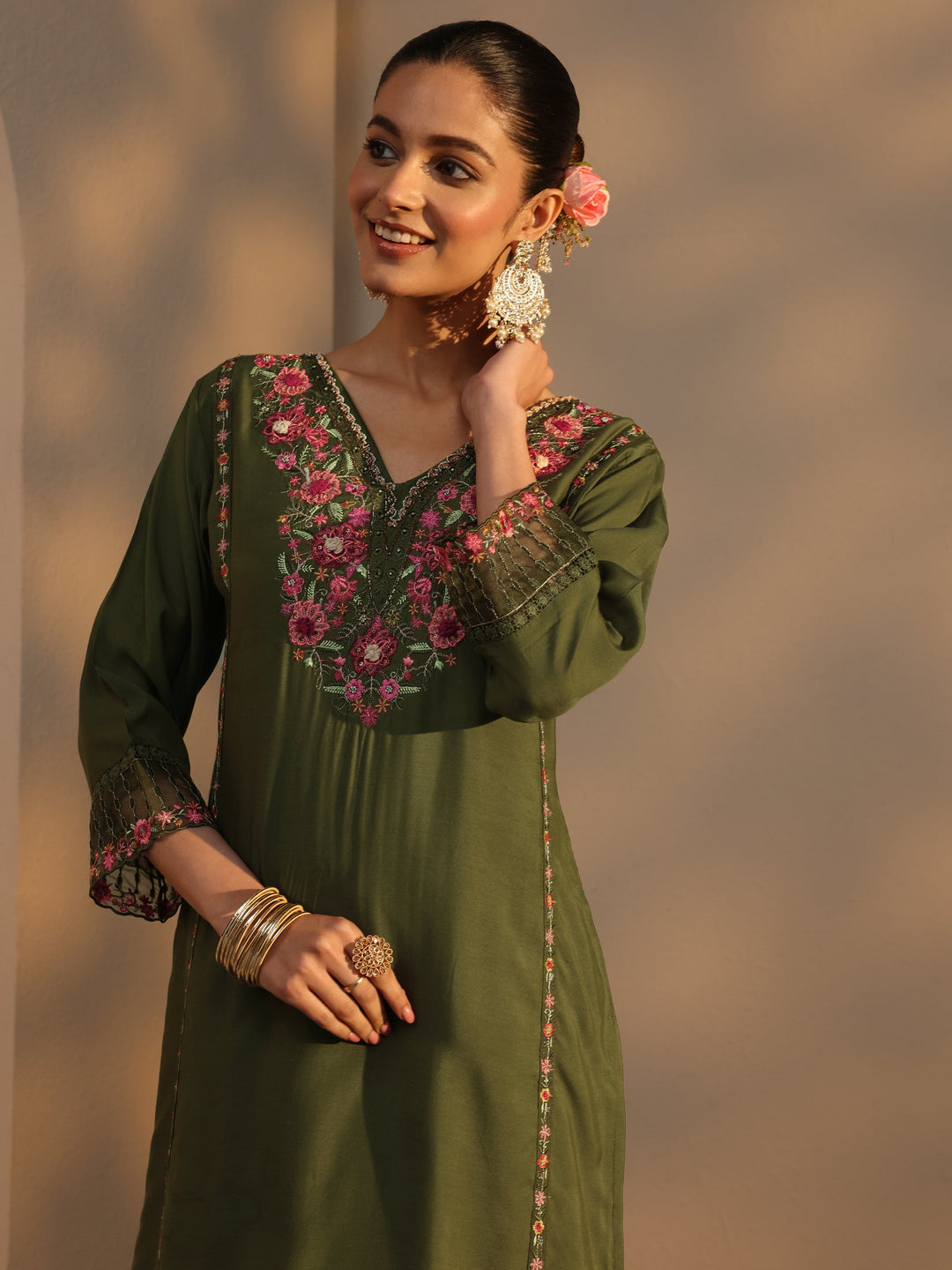 Green Ethnic Embroidered Silk Blend Straight Suits Set With Dupatta