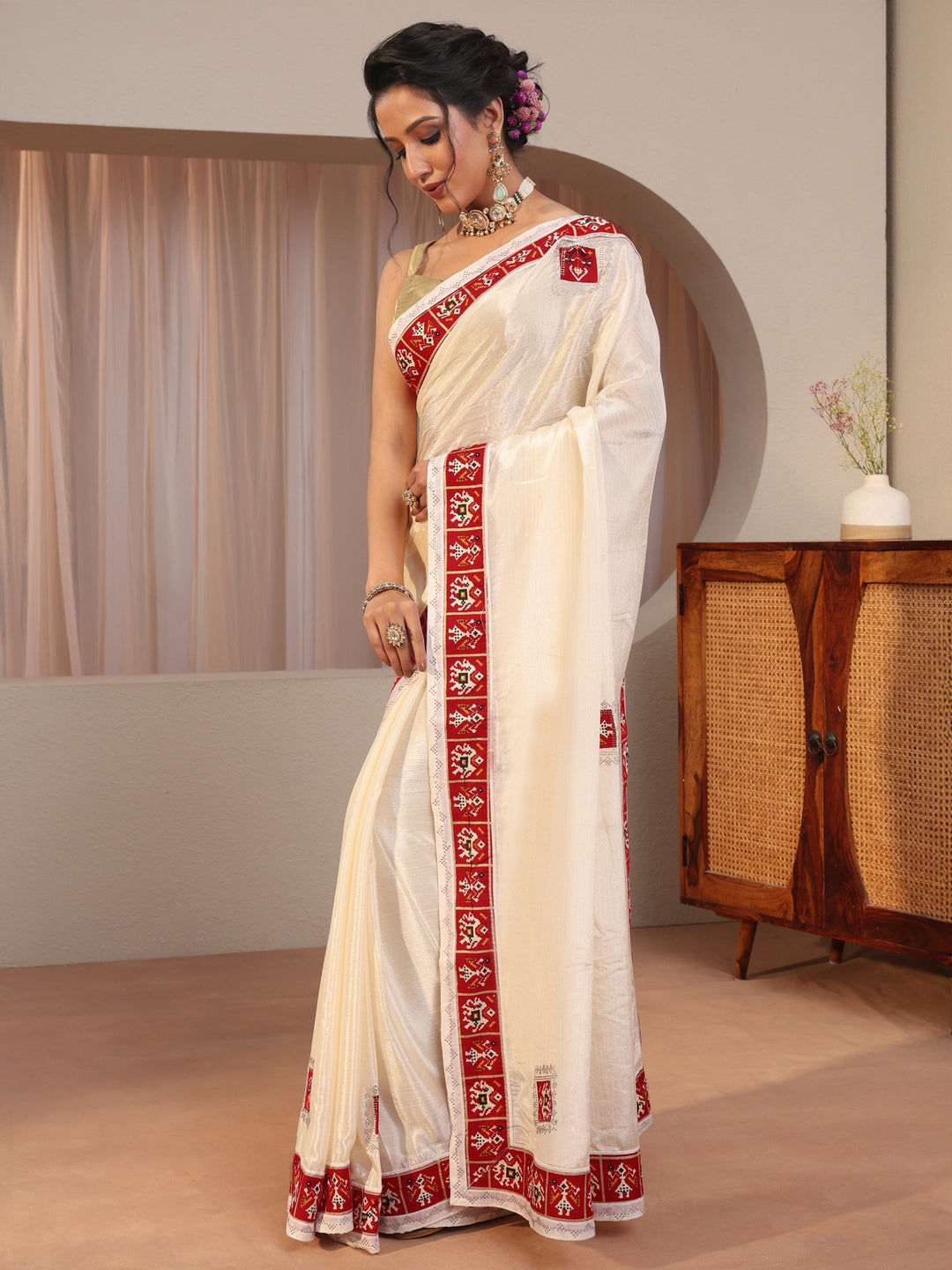 Patola Border Cream Chiffon Saree