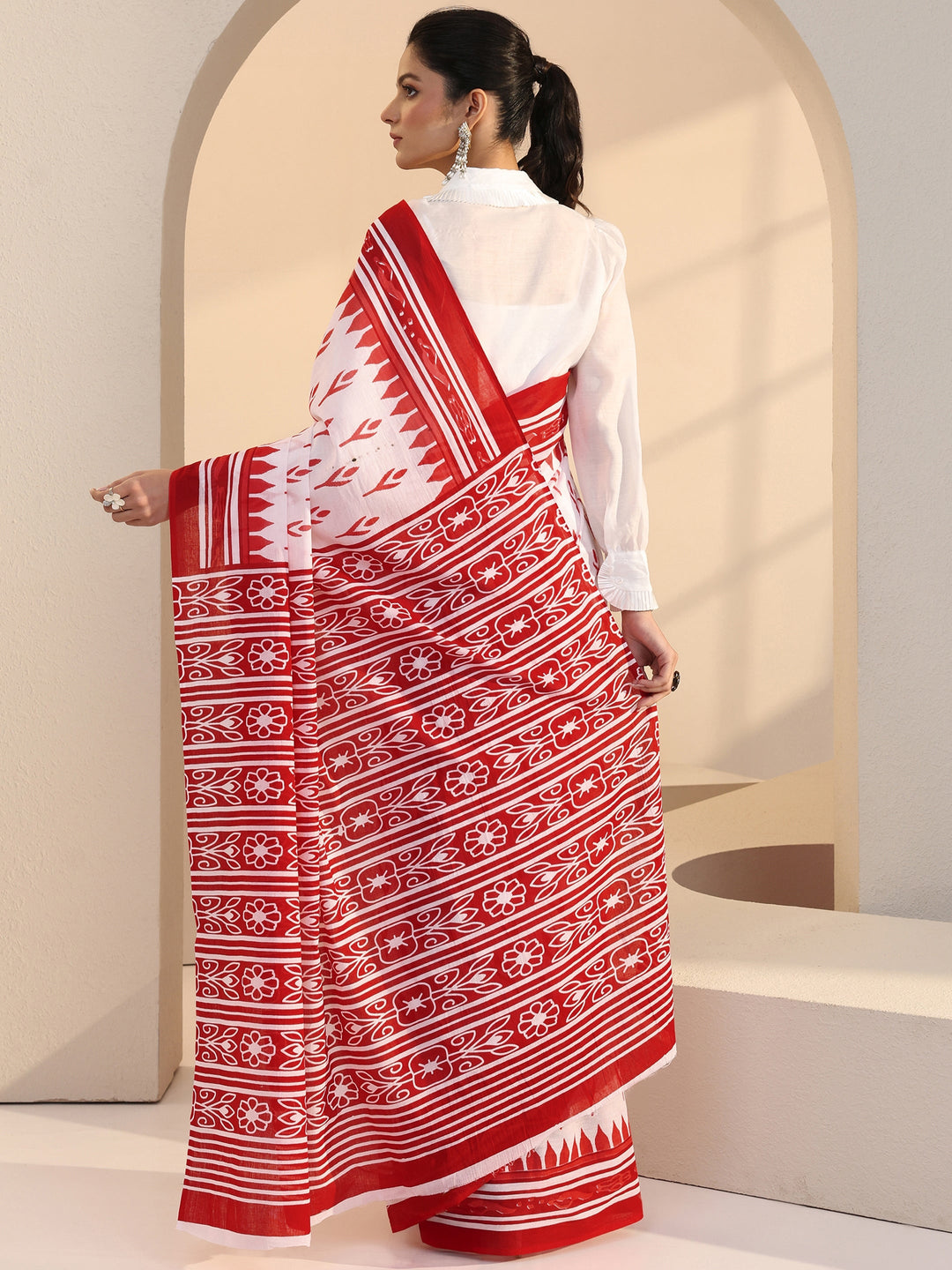 Libas White Floral Print Cotton Saree