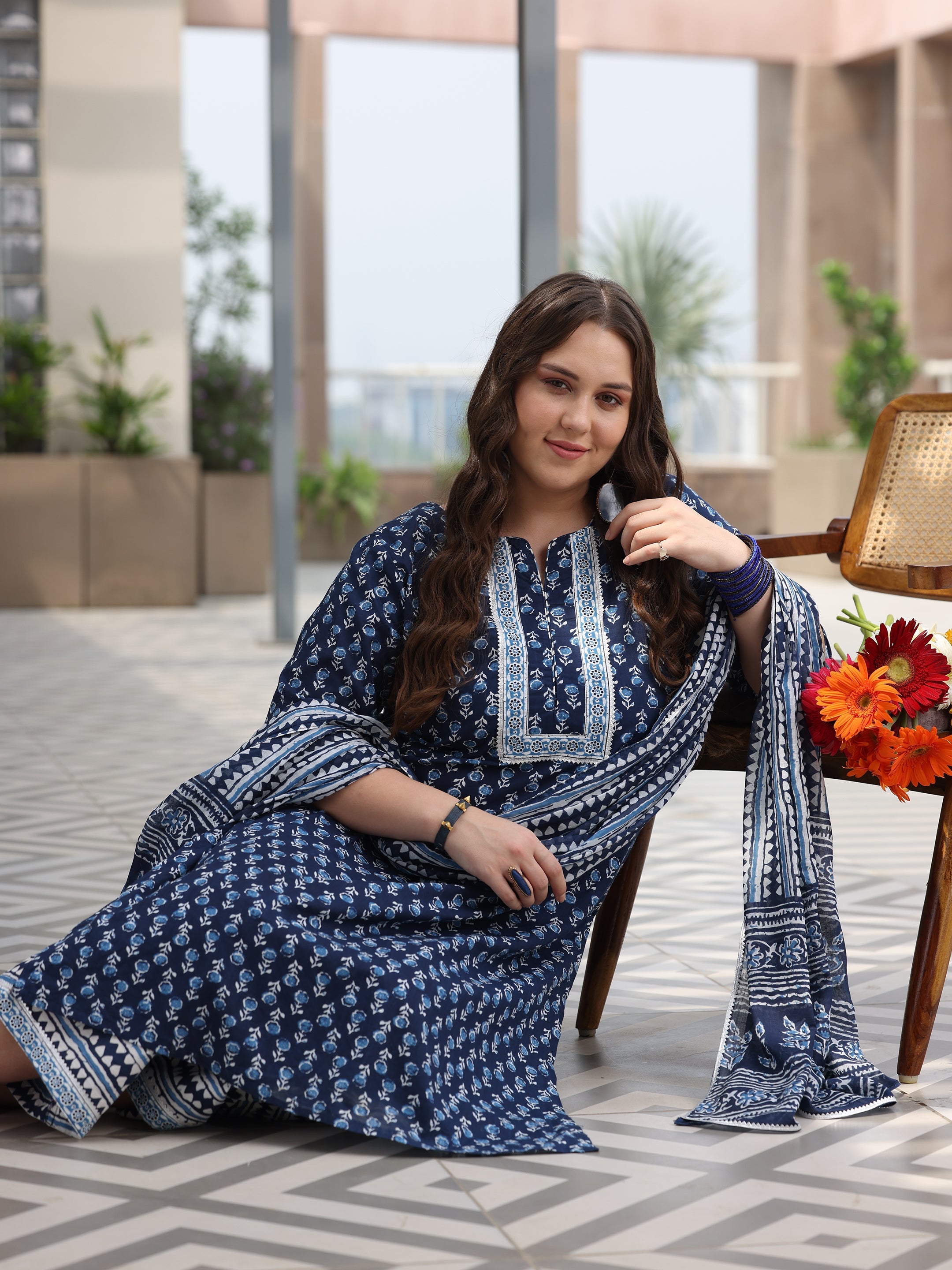 Holi dress for ladies online outlet