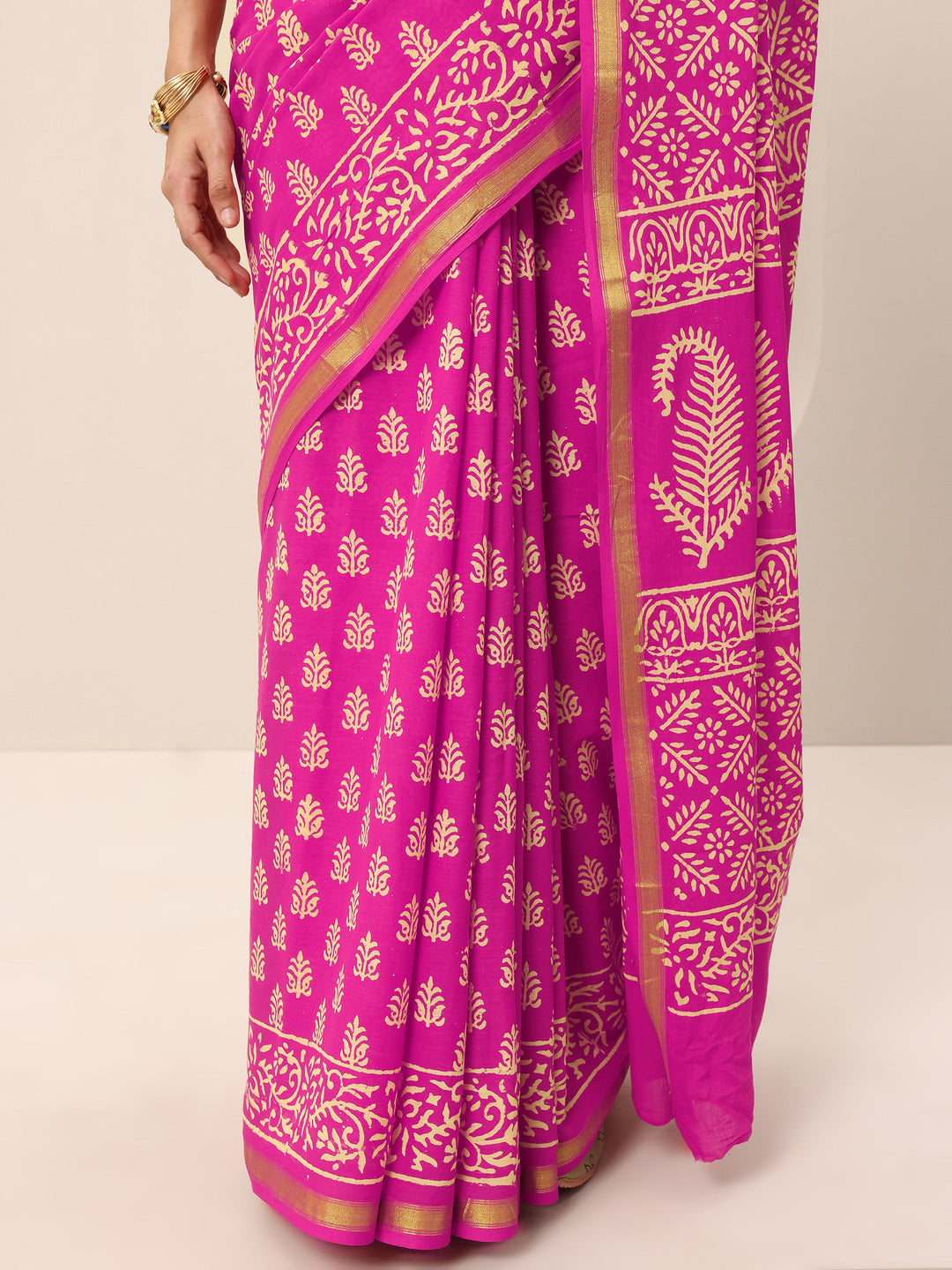 Pink Printed Cotton Saree With Unstitched Blouse