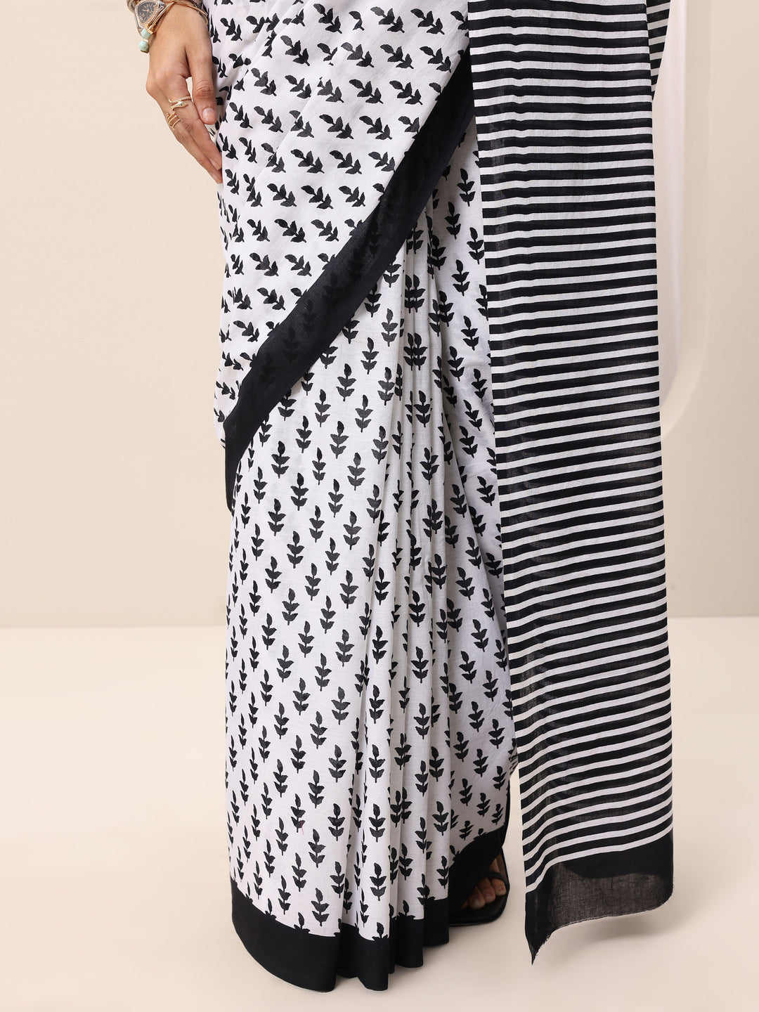 White Printed Cotton Saree With Unstitched Blouse