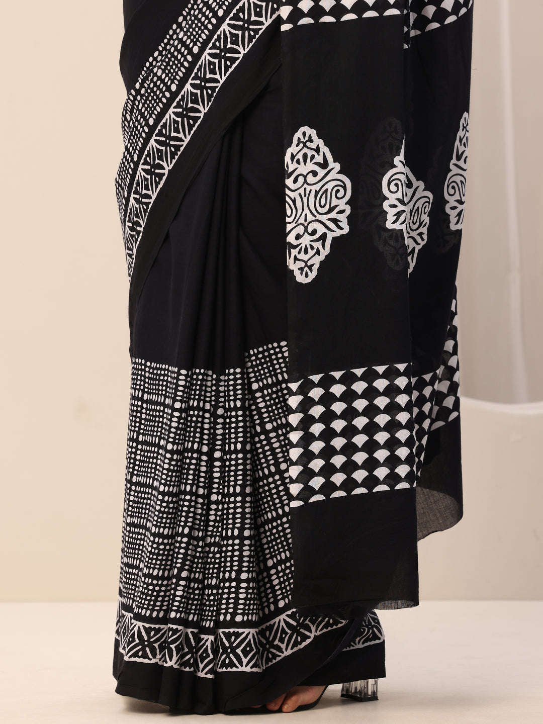 Black Printed Cotton Saree With Unstitched Blouse