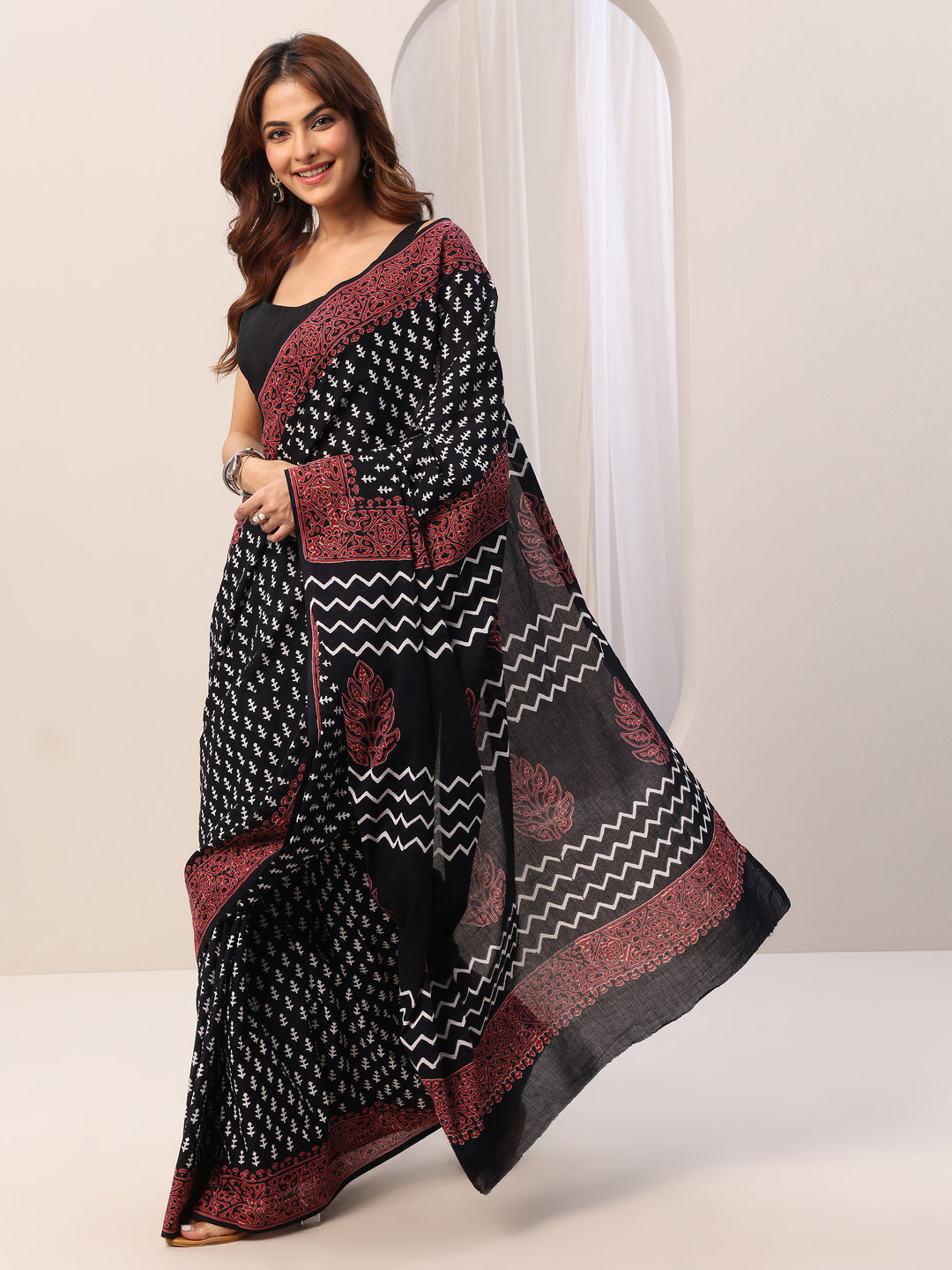 Black Printed Cotton Saree With Unstitched Blouse Piece