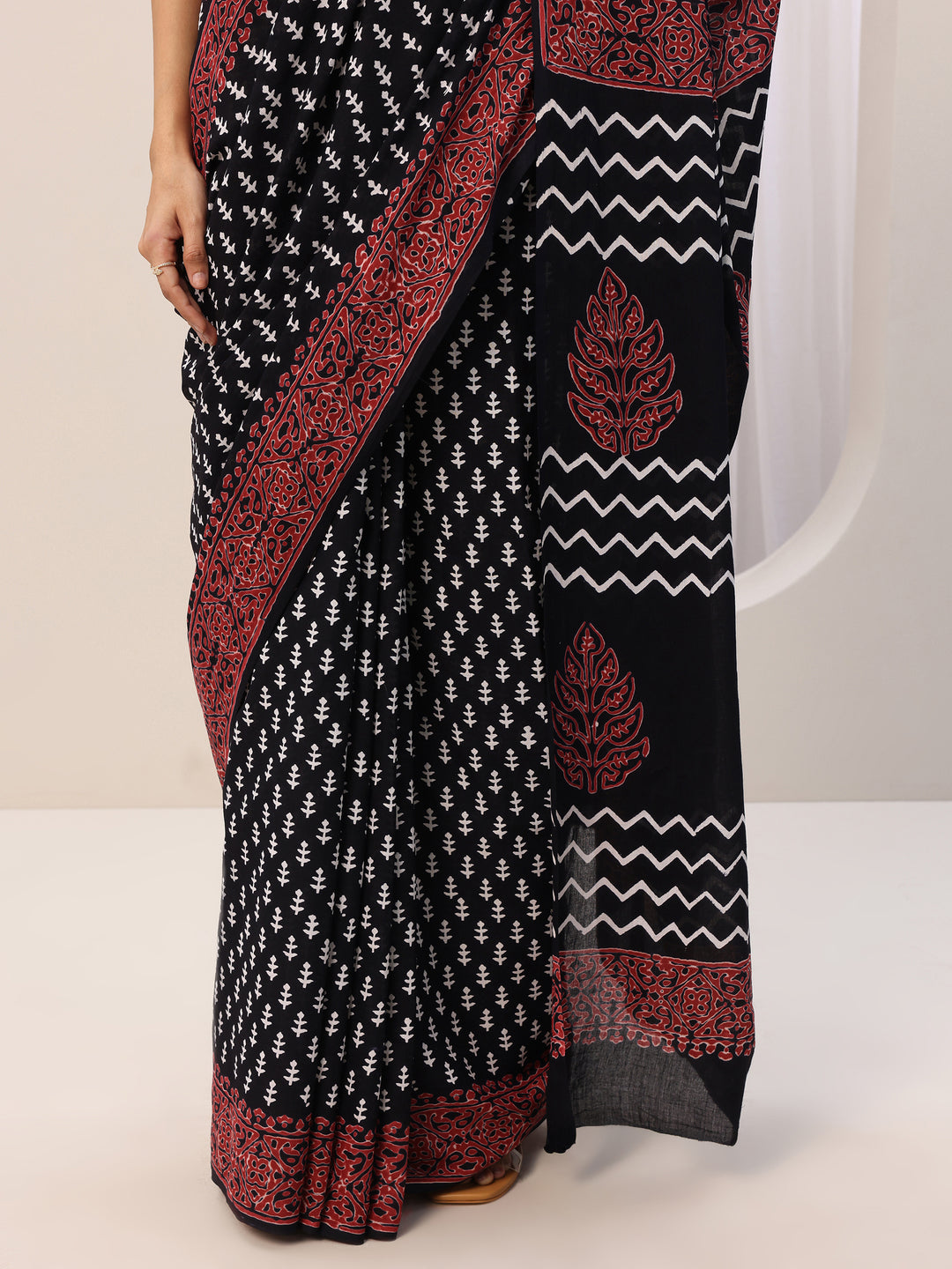 Black Printed Cotton Saree With Unstitched Blouse Piece