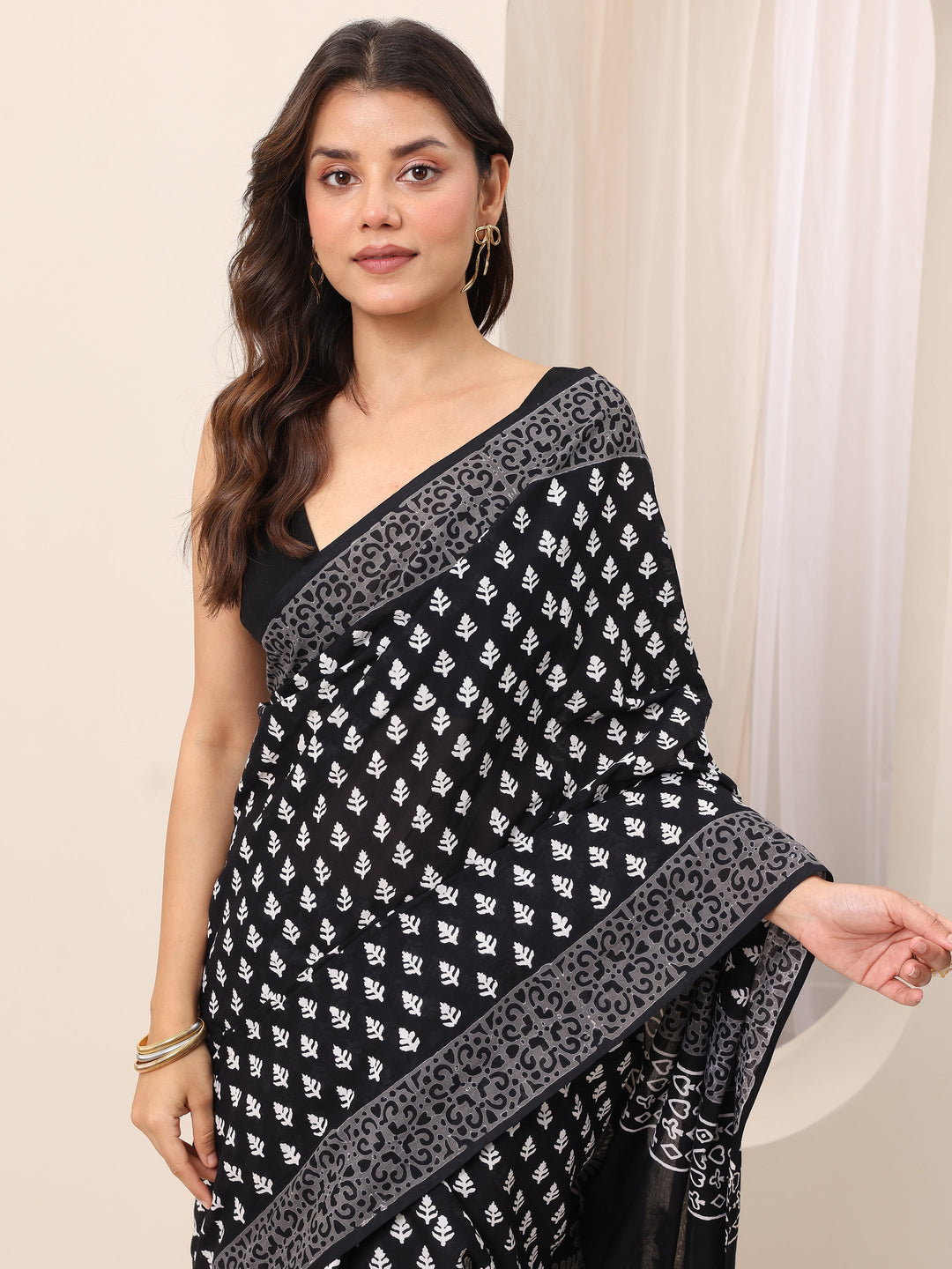 Black Printed Cotton Saree With Unstitched Blouse