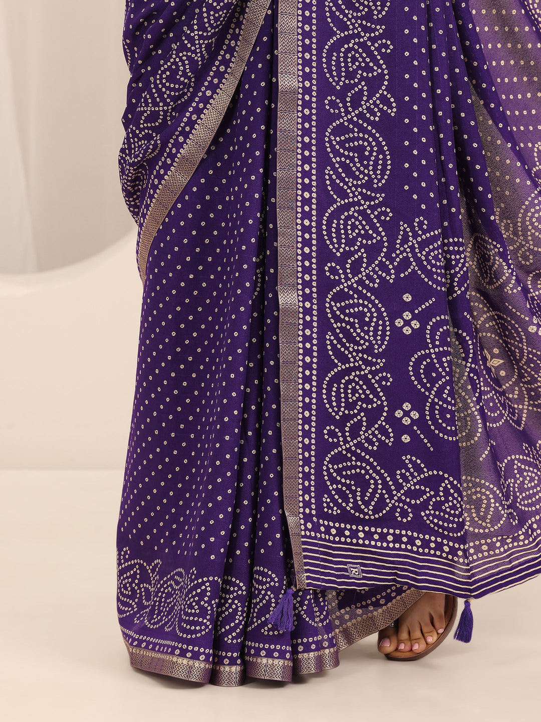 Purple Bandhani Printed Georgette Saree With Unstitched Blouse Piece