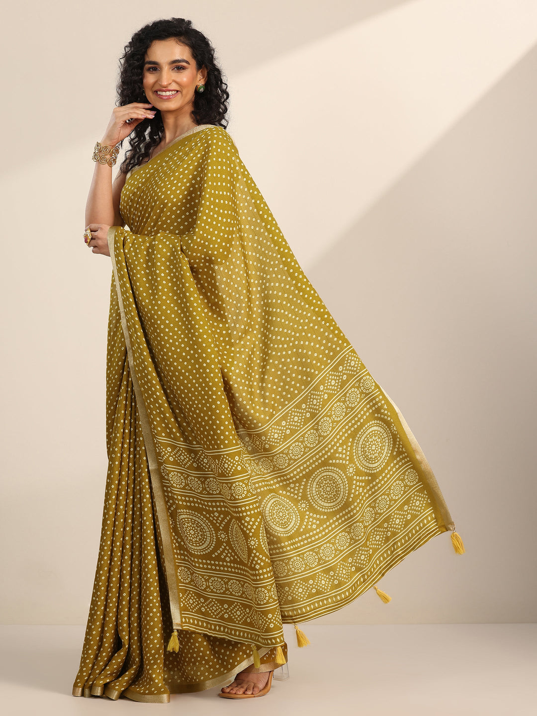 Mustard Printed Georgette Saree With Unstitched Blouse Piece